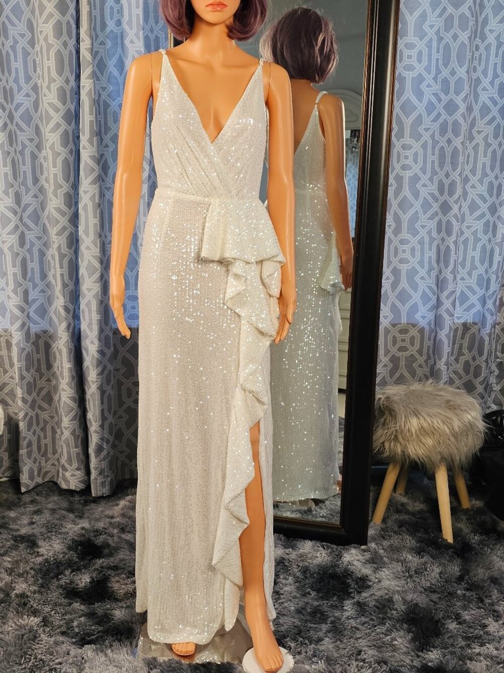 Faeriesty White Sequin Ruffle Slit Formal Dress – XS